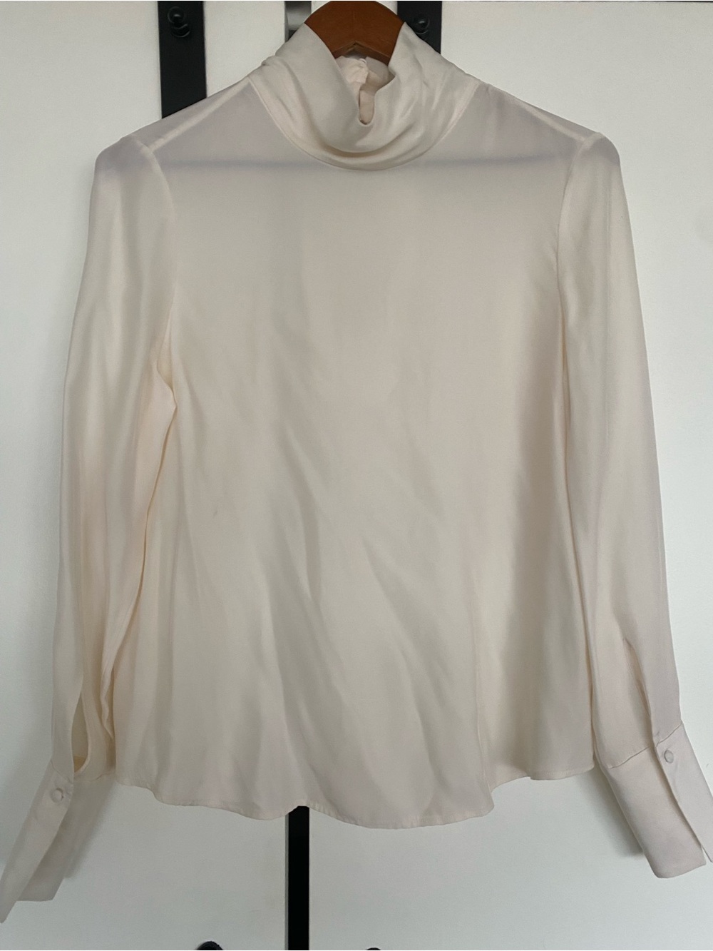 Frame 100% Silk Cream Long-Sleeve Blouse